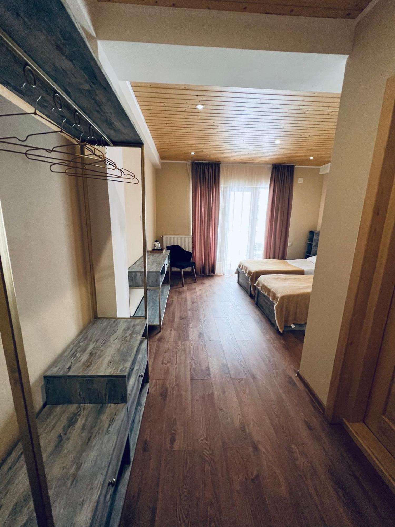 Anne'S Hotel In Местія Екстер'єр фото