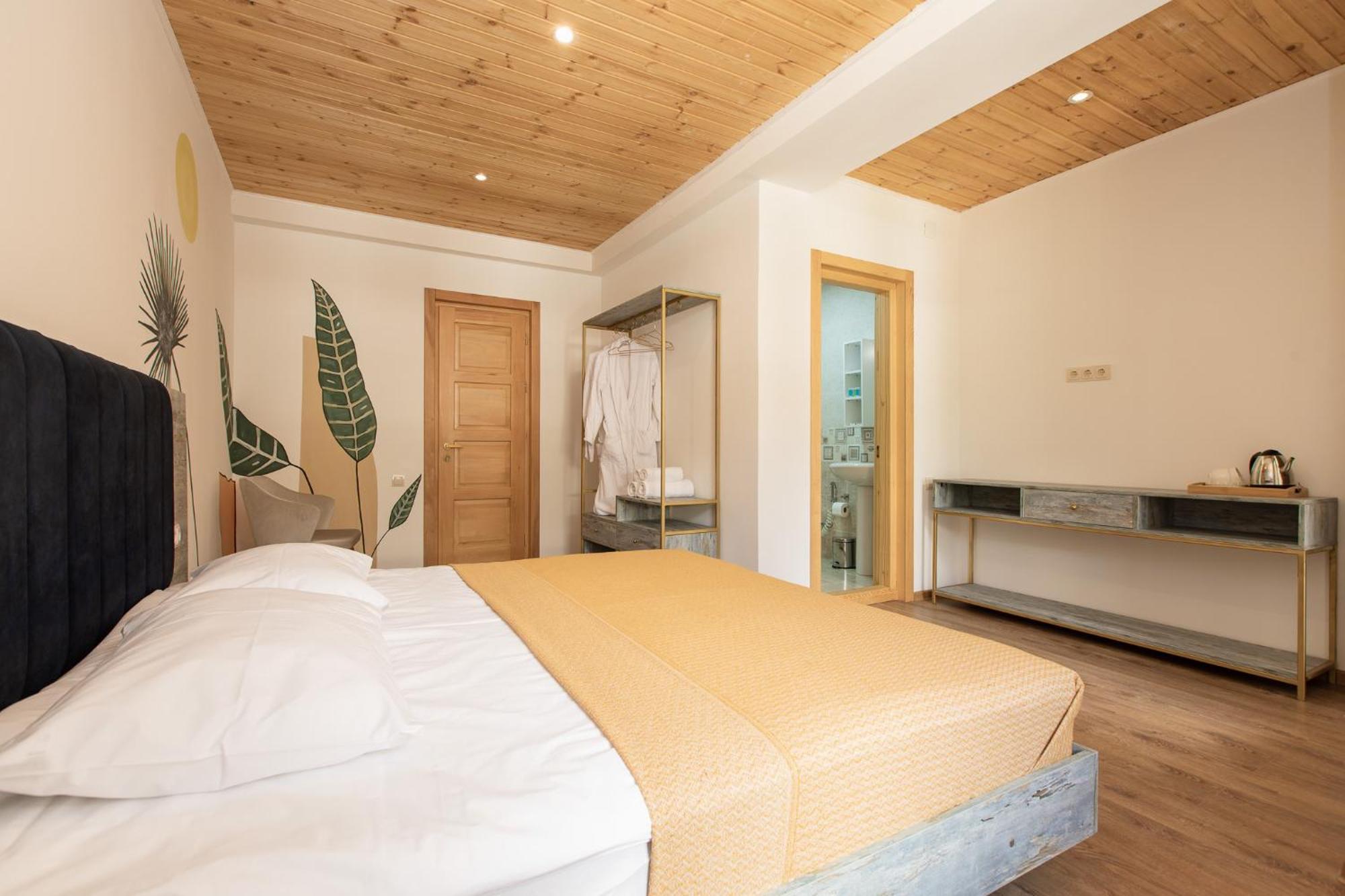 Anne'S Hotel In Местія Екстер'єр фото
