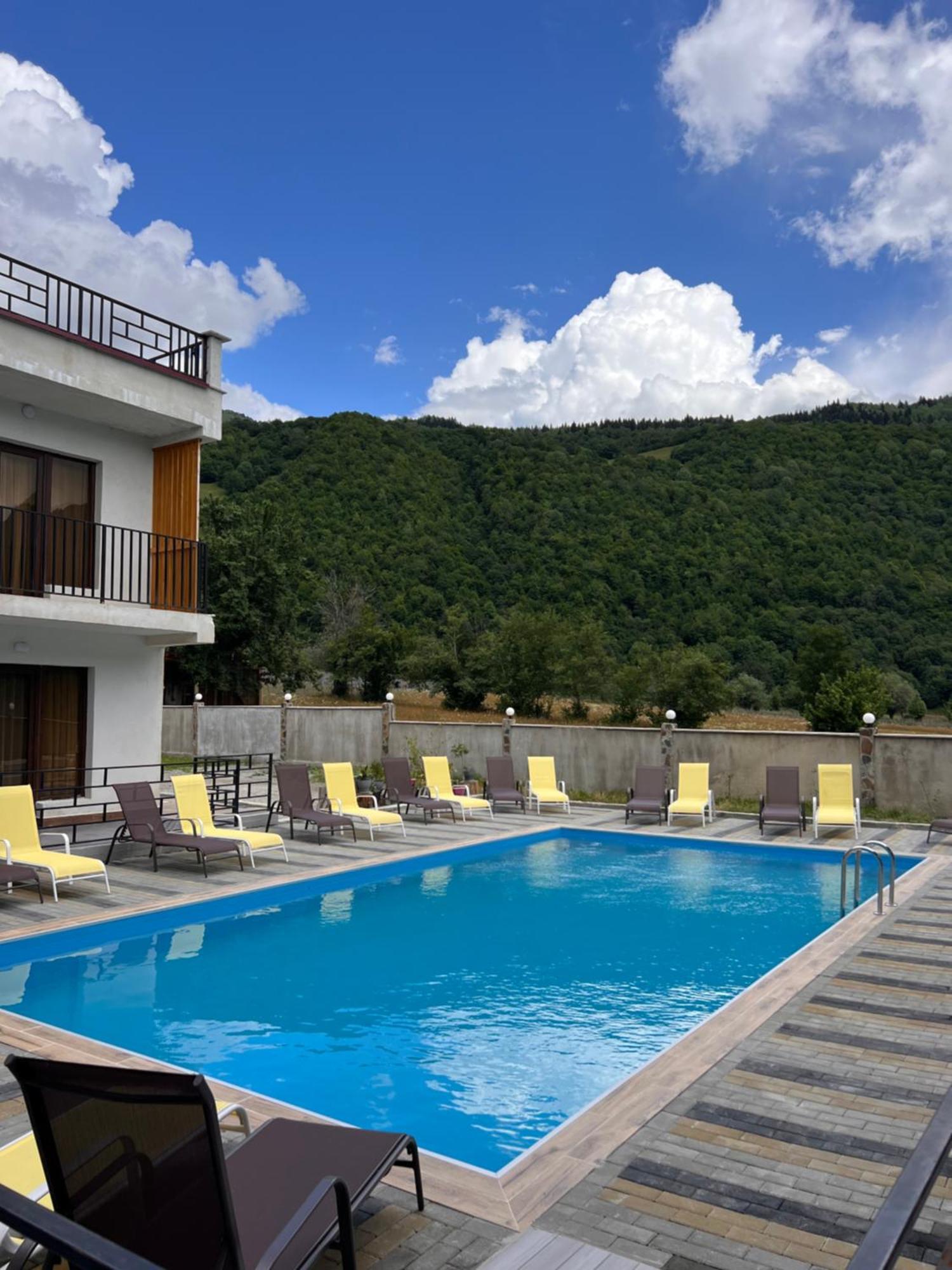 Anne'S Hotel In Местія Екстер'єр фото