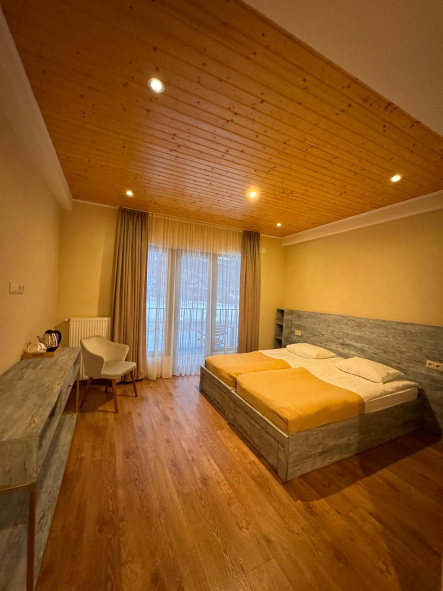 Anne'S Hotel In Местія Екстер'єр фото
